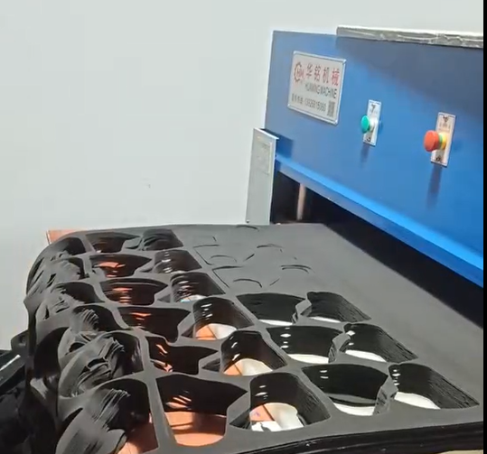 精密四柱液壓裁斷機